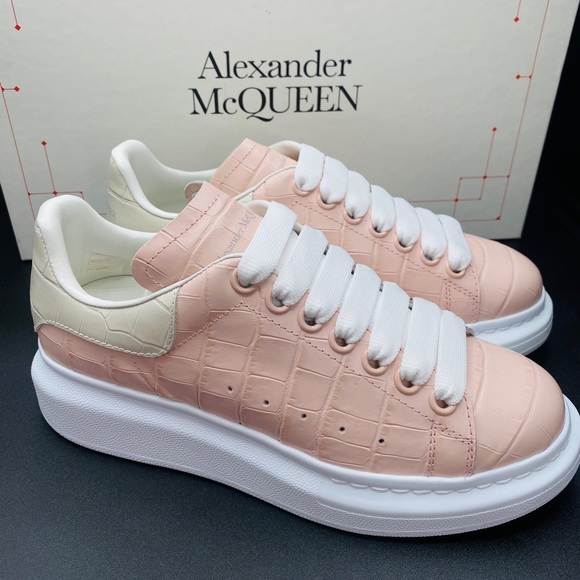 Alexander McQueen Women’s Oversized Leather Sneakers Size 6 NWB AUTHENTIC - Picture 3 of 8